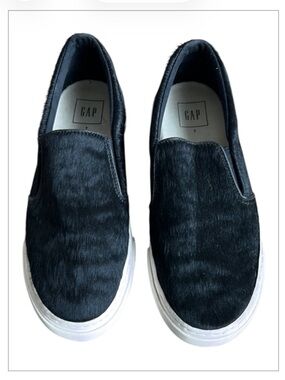 GAP Black Calf Hair Slip On Sneaker Loafer Women Size 7